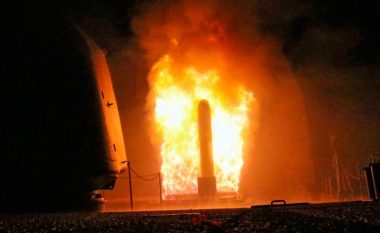 Raketat Tomahawk që SHBA sulmoi Sirinë (Video)