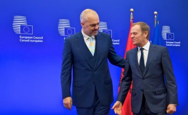 Tusk: Negociatat të merituara, por duhen bindur vendet anëtare