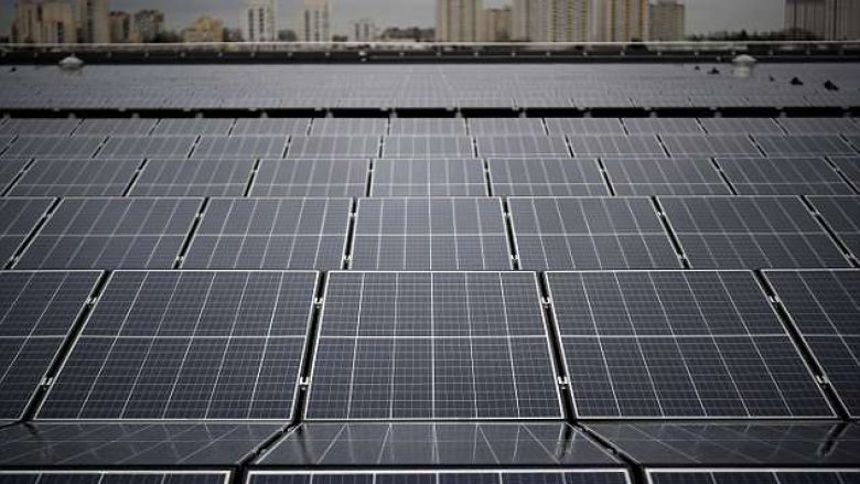 Arabia Saudite ndërton sistemin më të madh në botë për energji diellore (Foto)
