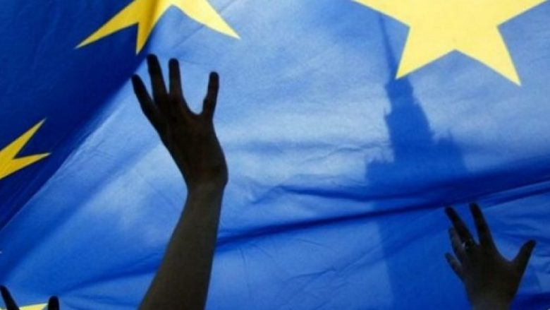 Analistët: Nuk duhet fajësuar BE-në për mos liberalizimin e vizave, por institucionet vendore (Video)