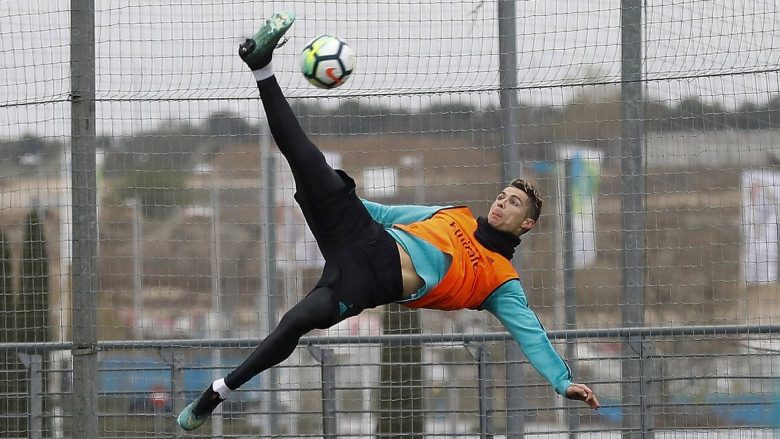 Prapë? Ronaldo nuk ndalet me gola në gërshërë, shënon edhe në stërvitjen para ndeshjes kundër Atleticos