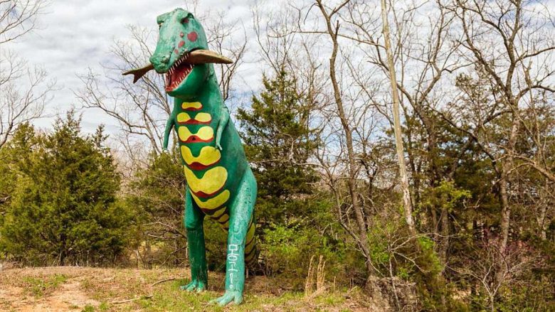 Dikur mbushej me vizitorët që donin t’i shihnin statujat e dinozaurëve, sot një ‘park fantazmë’ (Foto)