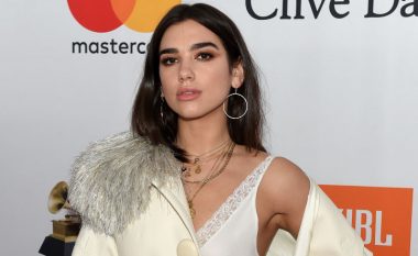 Dua Lipa shkurton flokët, merr një pamje tjetër