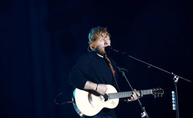 Ed Sheeran është një kukull e pikëlluar në klipin e këngës “Happier”