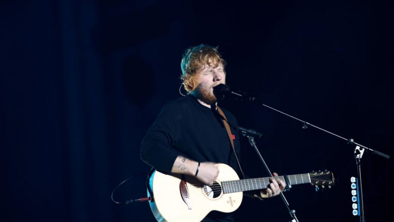 Ed Sheeran është një kukull e pikëlluar në klipin e këngës “Happier”