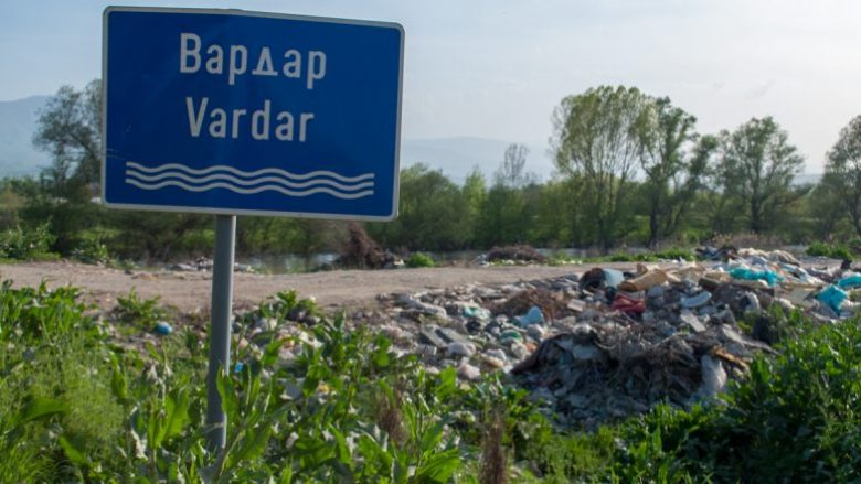 Deponitë e egra edhe më tej ndotin qytetin e Shkupit (Foto)