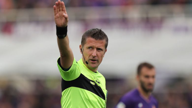 FLORENCE, ITALY - APRIL 15: Daniele Orsato referee gestures during the serie A match between ACF Fiorentina and Spal at Stadio Artemio Franchi on April 15, 2018 in Florence, Italy.  (Photo by Gabriele Maltinti/Getty Images)