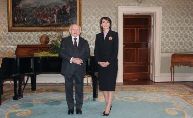 Jahjaga në Irlandë, takon presidentin Higgins