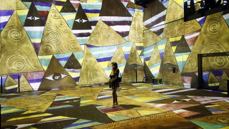 Teknologjia digjital jetëson Klimtin (Foto/Video)