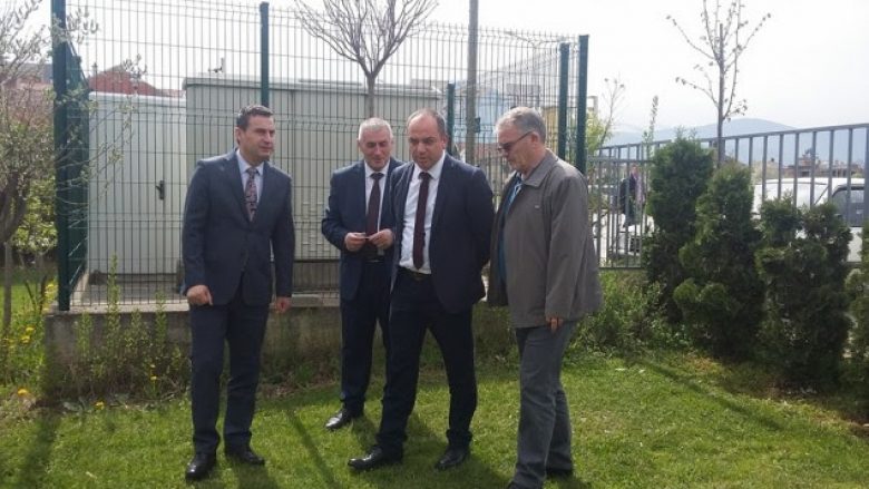 Testi PISA fillon në Prizren, ministri i Arsimit optimist për rezultate të mira