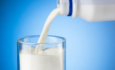Shtyhet zbatimi i masave mbrojtëse për qumështin e importuar nga Bosnja