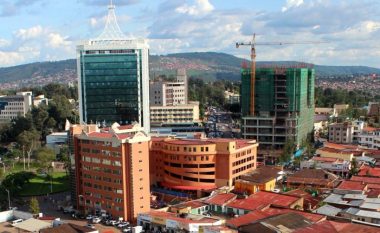 Ruanda mbyll gjashtë mijë kisha dhe mbi 100 xhami