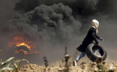 Akoma përleshje në Rripin e Gazës, një i vdekur dhe qindra të plagosur mes protestuesve