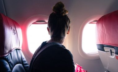 Cilit rrezik udhëtarët në aeroplan nuk i kushtojnë kujdes?