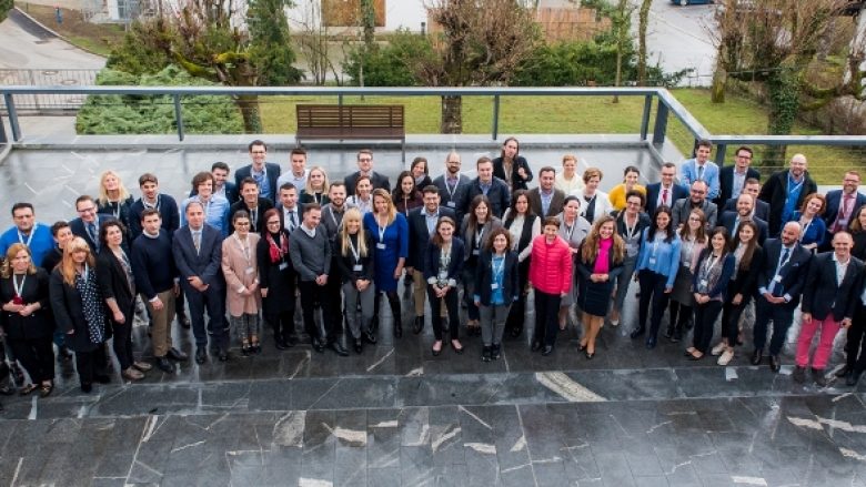 Përfaqësuesit i institucioneve kosovare në trajnimin mbi diplomacinë dixhitale në Bled