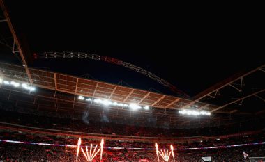 Pronari i Fulhamit, Khan ofroi 800 milionë funte për ta blerë Wembleyn