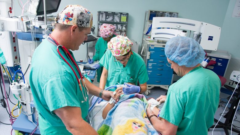 Çka ndodh me ju derisa flini gjatë operacionit: Anesteziologu i zbulon detajet!