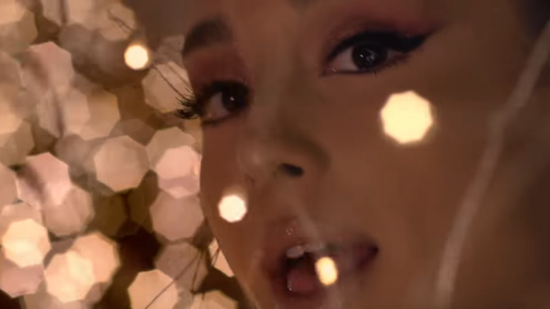 Ariana Grande rikthehet fuqishëm me projektin “No Tears Left To Cry”