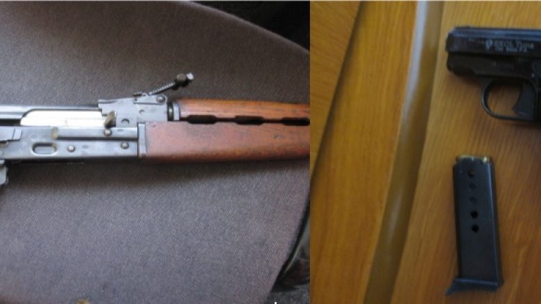 Në Mitrovicë konfiskohen një pushkë automatike, pistoletë dhe municion