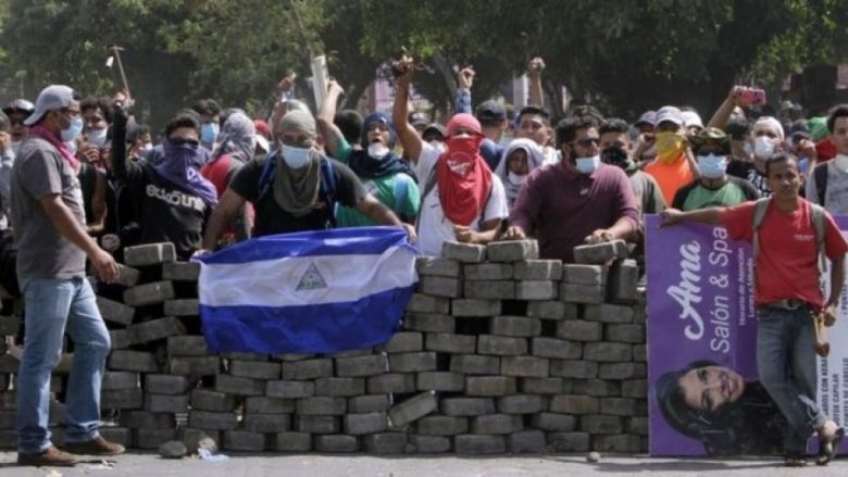 Një gazetar vritet derisa po raportonte live për protestat në Nikaragua