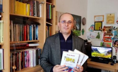 Shqiptari që nget tramvajin në Vjenë është autor i 8 librave