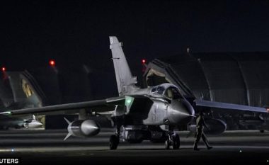 Momentet dramatike të pilotëve britanikë përpara bombardimit të Sirisë (Foto)