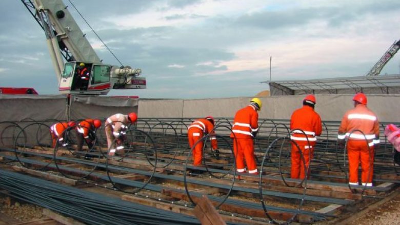 Përleshje masive mes punëtorëve të “Bechtel Enka”, një i lënduar