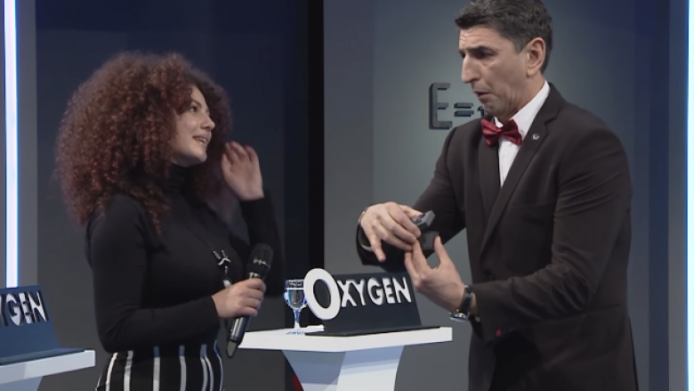 Besim Dina inskenon martesën në shoun “Oxygen” (Video)