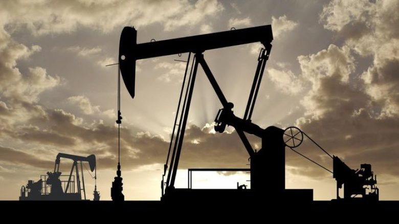 Nafta e papërpunuar tregtohet me 73.39 dollarë për fuçi