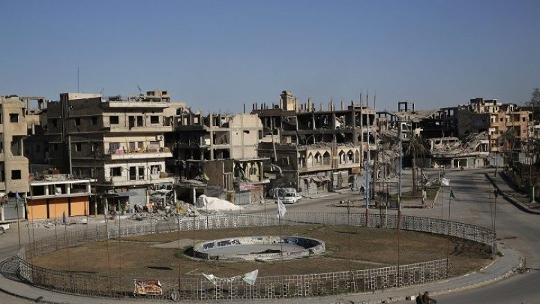 Më shumë se 5 mijë ushtarë vendosën në Duma të Sirisë
