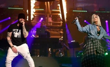 Bebe Rexha mbajti dy performanca në Las Vegas dhe Coachella me Eminemin brenda gjashtë orëve