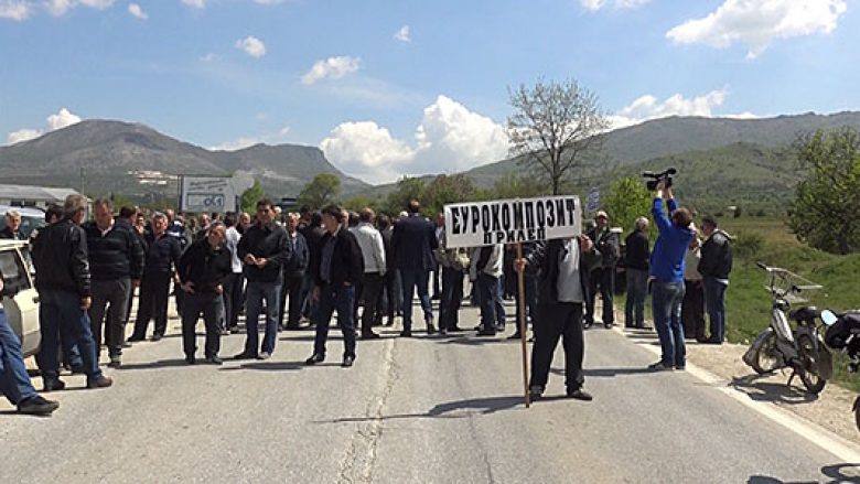 Të punësuarit në “Eurokompozit” kanë bllokuar rrugën Prilep-Gradsko