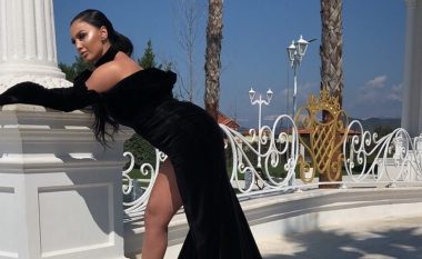 Genta Ismajli elegante dhe atraktive në xhirimet e klipit të ri “Zemra thyet”