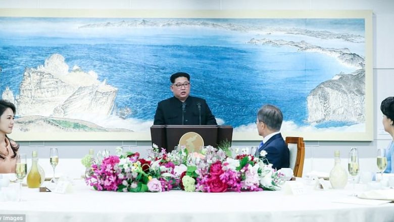 Kim Jong-un gjatë takimit historik: Zemra nuk po më qetësohet nga emocionet (Foto/Video)