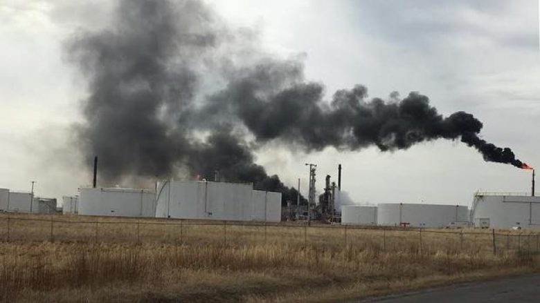 Shpërthim në një rafineri nafte në Wisconsin, 20 të lënduar (Foto/Video)