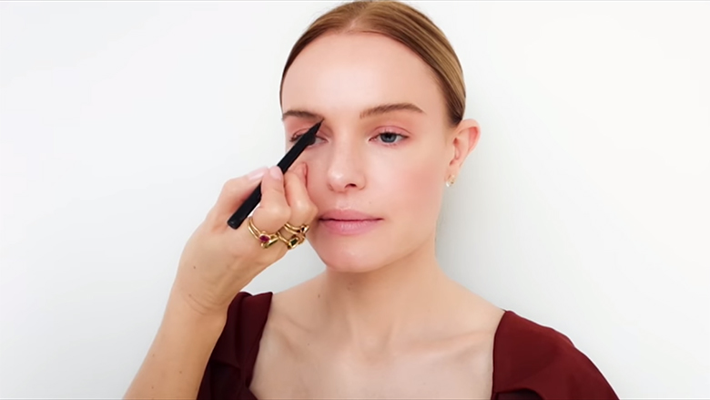 Stilistja e njohur e grimit ka treguar disa truqe: Kate Bosworth duket e mrekullueshme! (Video)