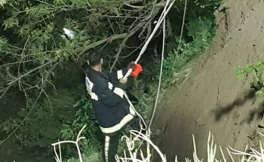 Rifillojnë kërkimet për dy policët e zhdukur në lumin Lepenc