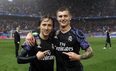 Kroos dhe Modric shqyrtojnë largimin nga Reali gjatë verës