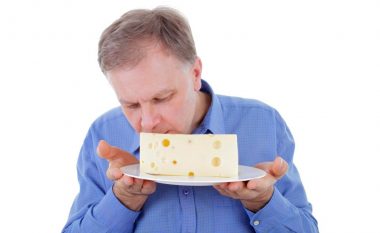 Meshkujt duhet të hanë shumë djathë për eshtra të fortë – te femrat nuk është efekti i njëjtë