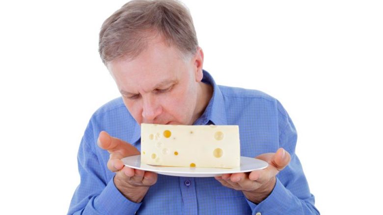 Meshkujt duhet të hanë shumë djathë për eshtra të fortë – te femrat nuk është efekti i njëjtë