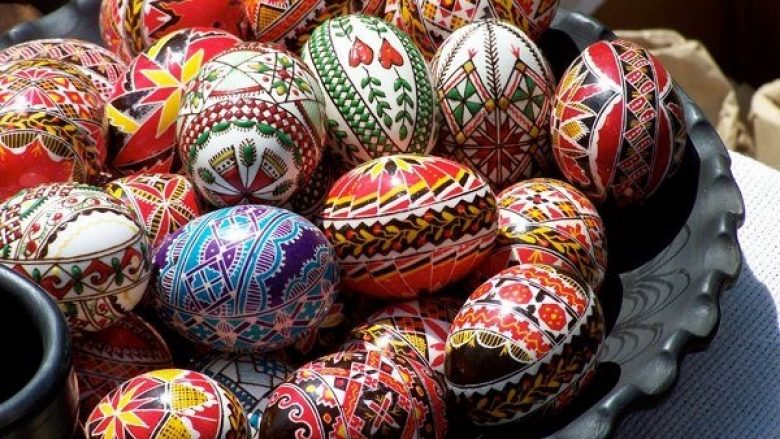 Besimtarët ortodoks në Maqedoni festojnë Pashkët