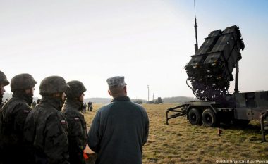 Frikë nga Rusia, Polonia po armatoset