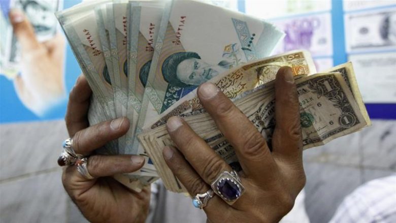 Irani do të zëvendësojë dollarin amerikan me euron në raportet financiare