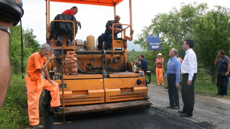 Ministri Sugarevski dhe kryetari i Komunës bën inspektim të punimeve në rrugën Prilep-Liqeni i Prilepit