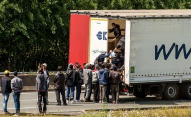 Shkatërrohet rrjeti që trafikonte shqiptarët në Francë