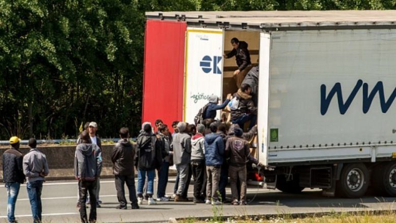Shkatërrohet rrjeti që trafikonte shqiptarët në Francë