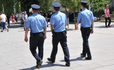 Suspendohet njëri nga dy policët që u rrahën në veri të Mitrovicës