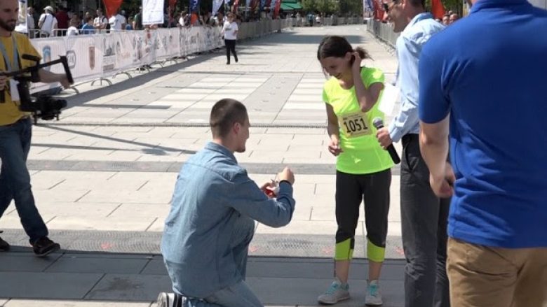 Propozim martese në gjysmë-maratonën e Prishtinës