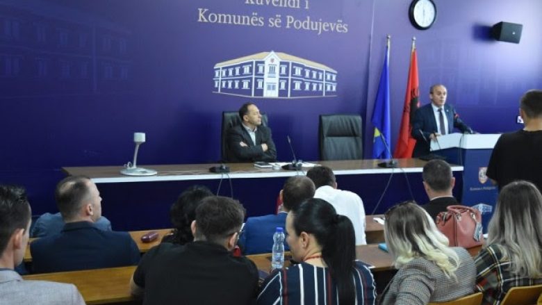 Debati për shëndetësinë në Podujevë detyron PDK-në e VV-në ta braktisin mbledhjen