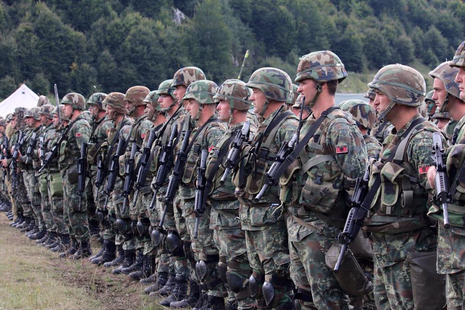 Ndikimet kombëtare dhe të huaja në uniformat e Ushtrisë së Shqipërisë!